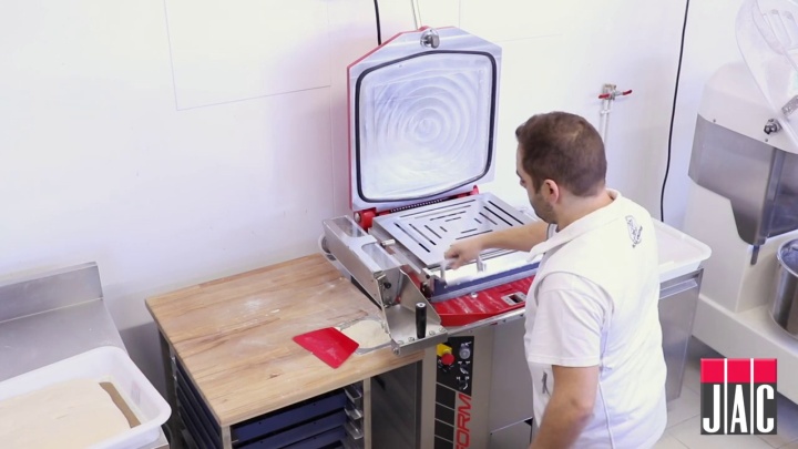 Diviseuse JAC Paniform diviseuse formeuse JAC dough divider and rounder machine teigteiler bäckerei